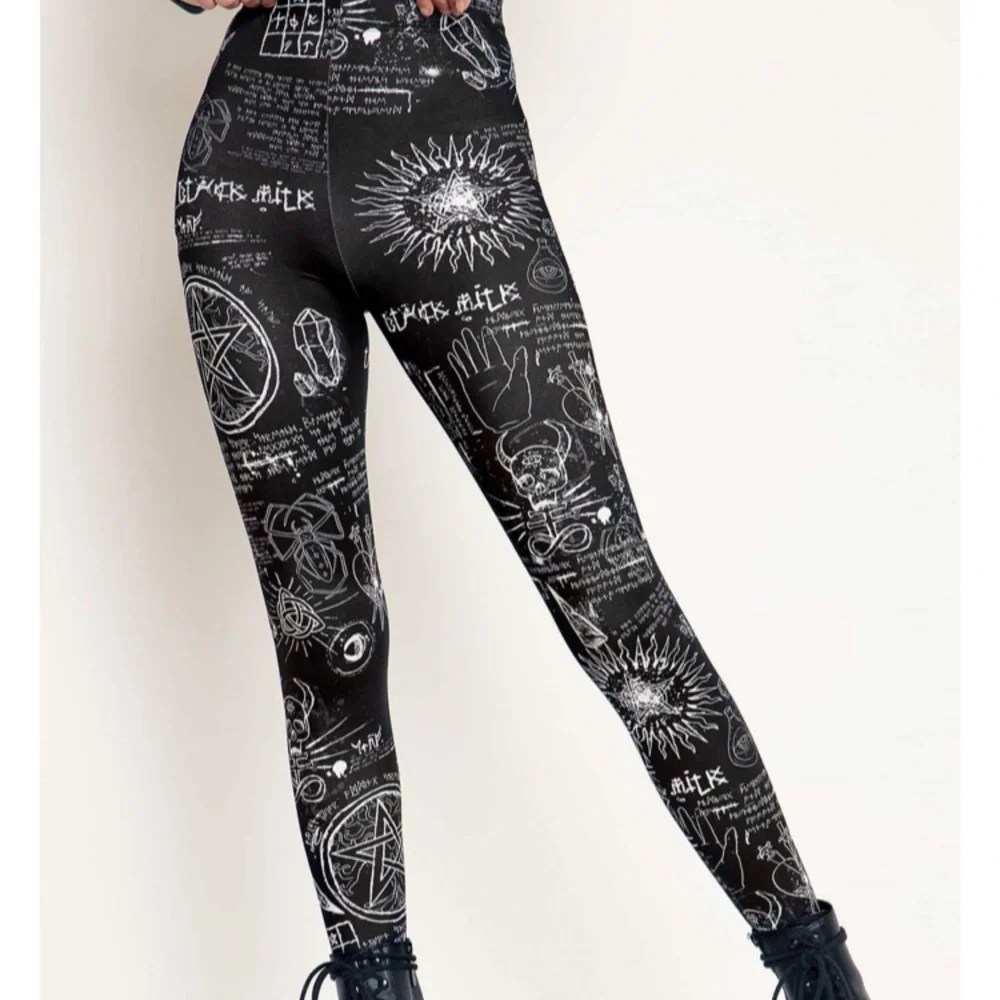 Blackmilk Black and White Graphic Leggings - Picture 1 of 4